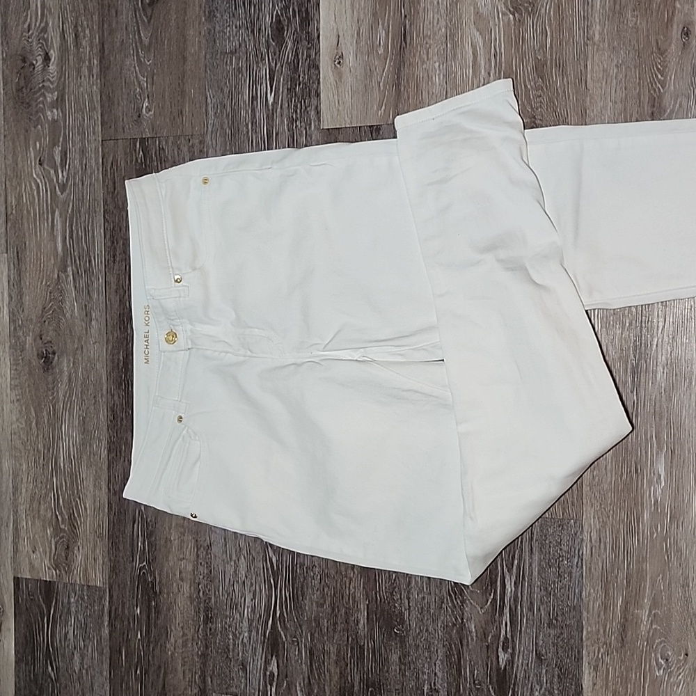 🤎Women’s Michael Kors white jeans. Izzy Skinny with gold accents. Size 12.
